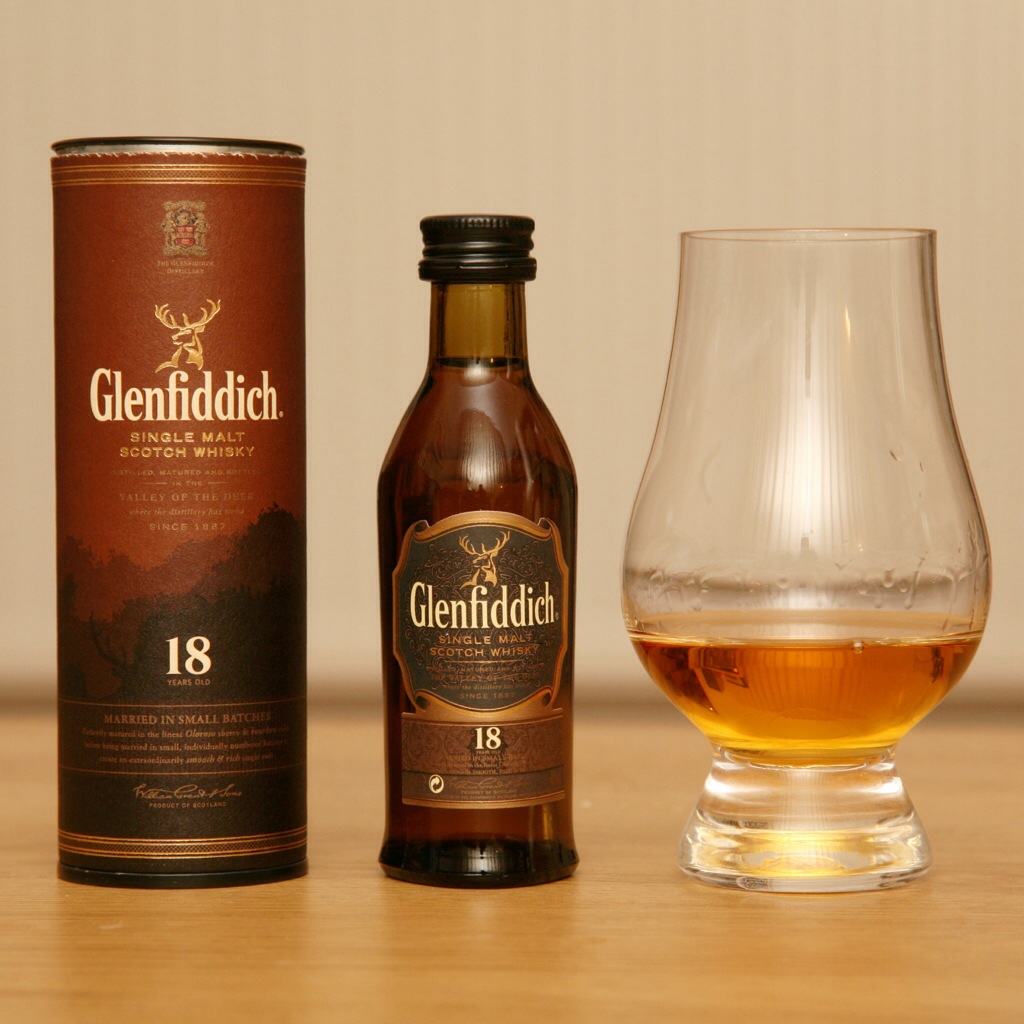 Гленфиддик 18. Glenfiddich Whisky 18. Виски Glenfiddich 18. Виски "Glenfiddich" 18 years old. Гленфиддик со стаканами.